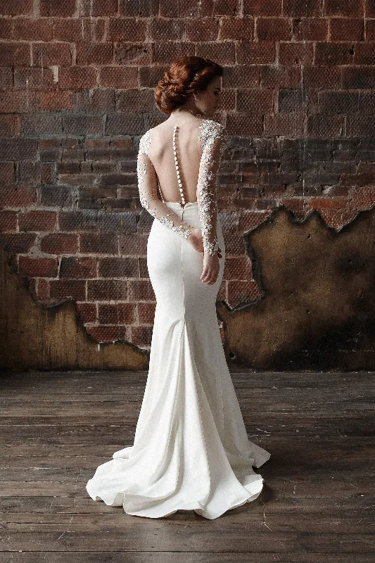 Year-End Sale wrap-around dressFitted Long Sleeve Lace Wedding Dress