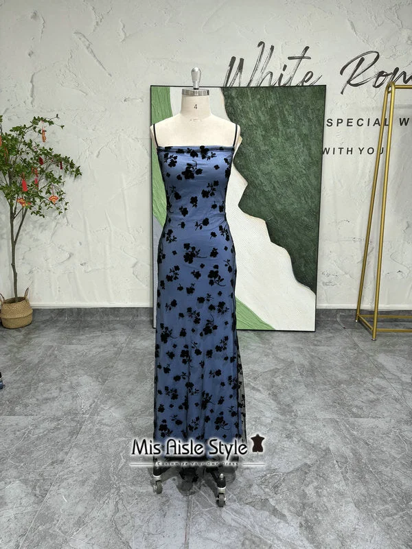 Overstock playful dressVintage Fit and Flare Square Neckline Black Lace Prom Dress