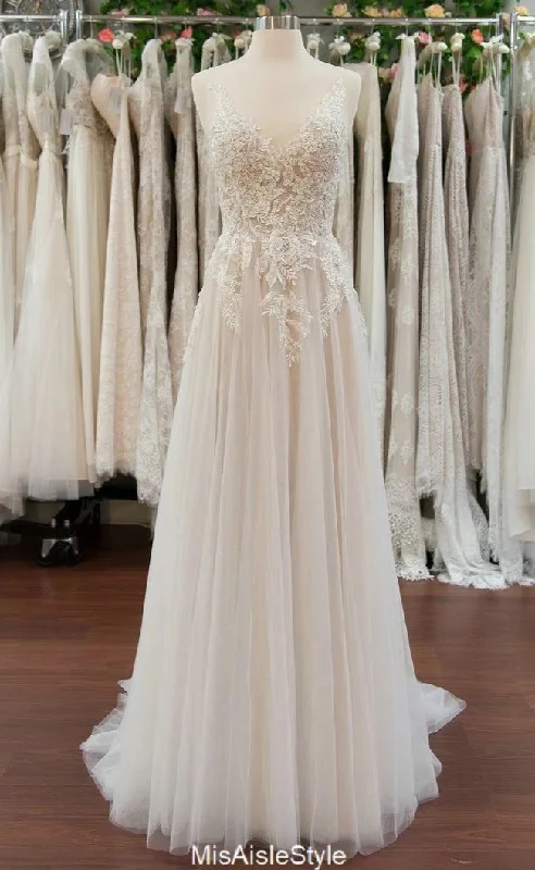 Price Break bohemian dressA line V-back Lace Wedding Dress