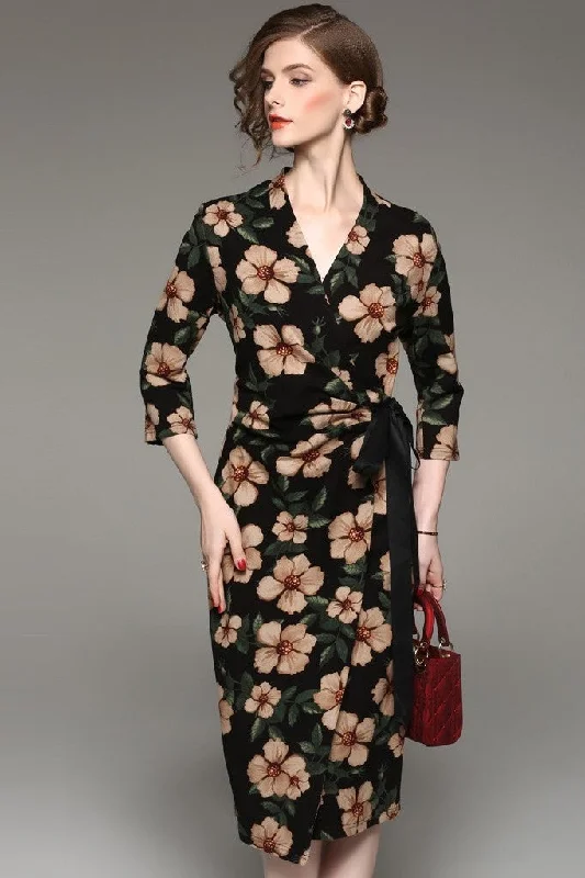 classic fit-and-flare dressV Neck Floral Print Dress