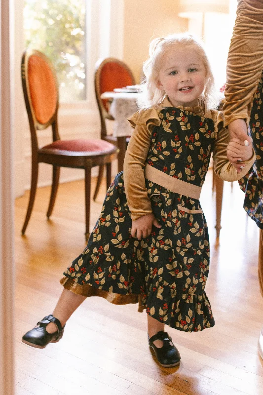Super Sale casual shift dressMini Ivy Apron in Sophia Holly Berry Cotton - FINAL SALE Super Sale casual shift dressMini Ivy Apron in Sophia Holly Berry Cotton - FINAL SALE