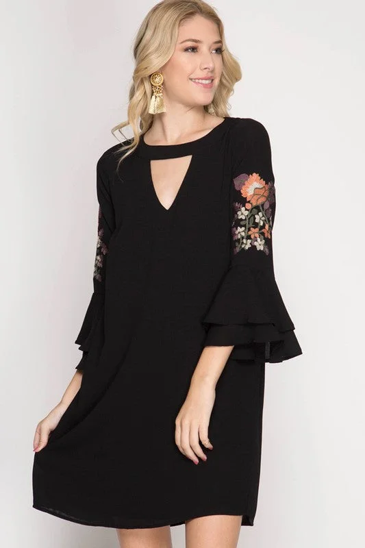 relaxed fit dressShift Dress W/ Ruffle Sleeve