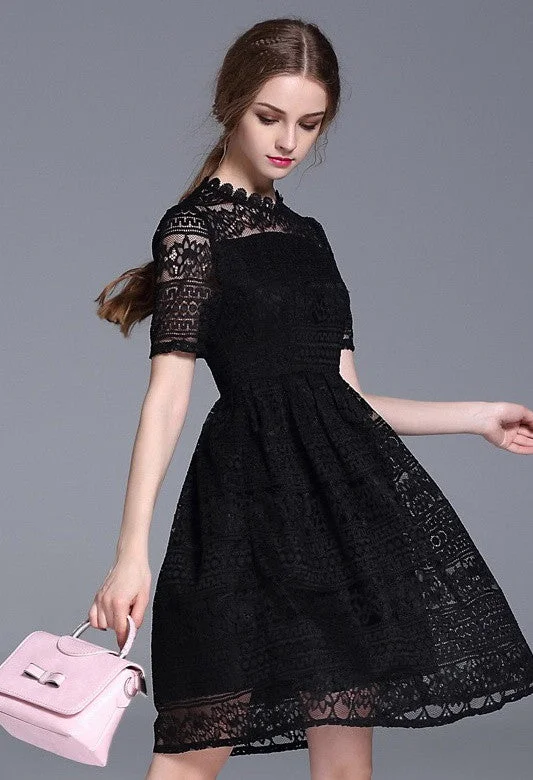 trendy bodycon dressAll-Over Lace Midi Dress