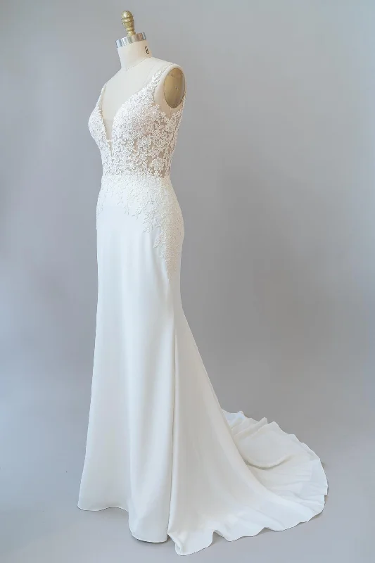 Inventory Reduction boho dressSimple Sheer Lace Fitted Wedding Dress