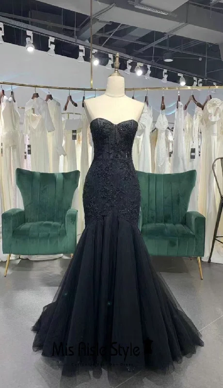 Online Only sleeveless dressMermaid Black Sheer Lace Wedding Dress