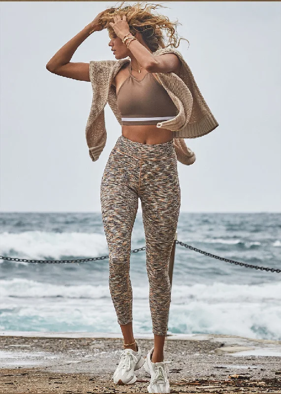 Crazy Deals vibrant athletic hoodieNIKA REVERSIBLE 25IN MIDI PANT