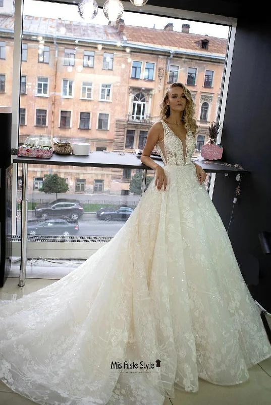 Stock Up and Save comfy maxi dressSexy Low Back Sheer Lace Wedding Dress